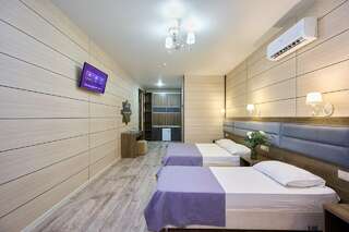 Гостиница Дольче Вита Витязево Улучшенный семейный номер-2