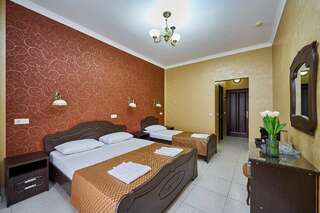 Гостиница Дольче Вита Витязево Трехместный номер с балконом-3