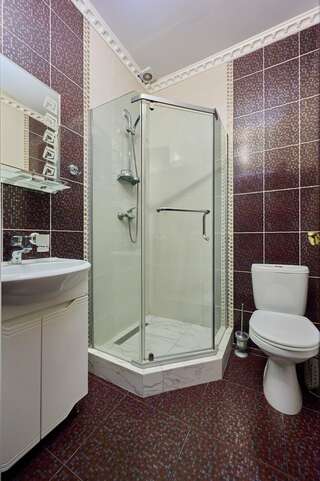 Гостиница Дольче Вита Витязево Трехместный номер-13