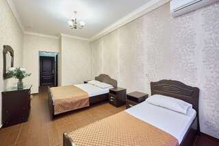 Гостиница Дольче Вита Витязево Трехместный номер с балконом-8