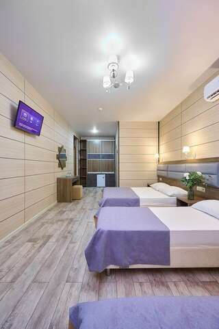 Гостиница Дольче Вита Витязево Улучшенный семейный номер-8