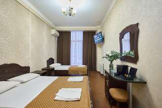 Гостиница Дольче Вита Витязево Трехместный номер с балконом-5