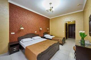 Гостиница Дольче Вита Витязево Трехместный номер с балконом-2