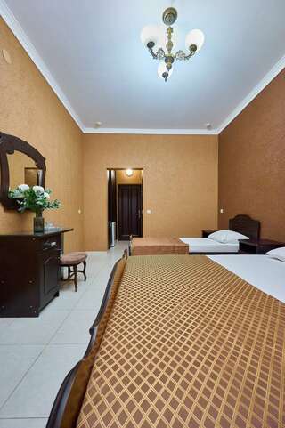 Гостиница Дольче Вита Витязево Трехместный номер-7
